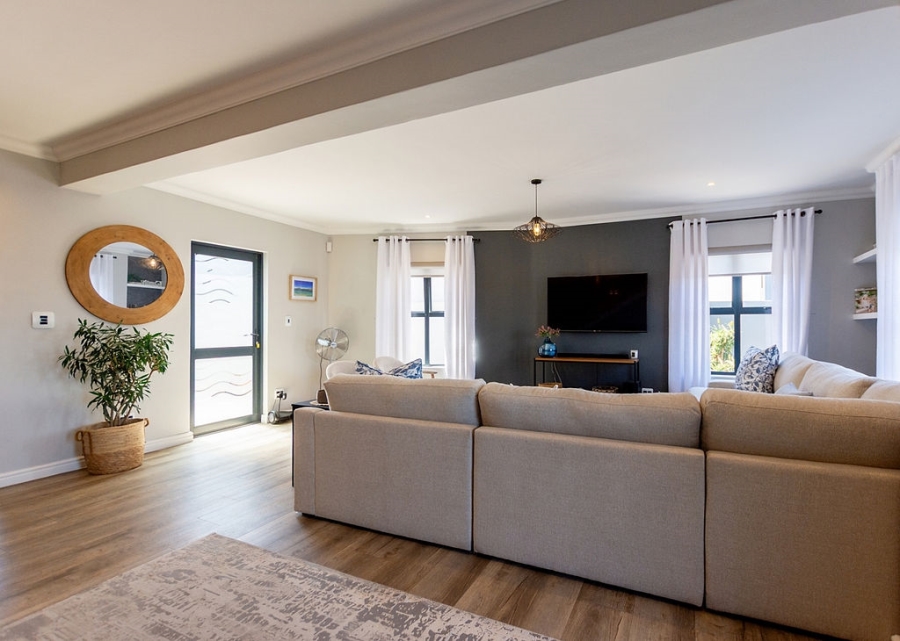 4 Bedroom Property for Sale in Calypso Beach Western Cape